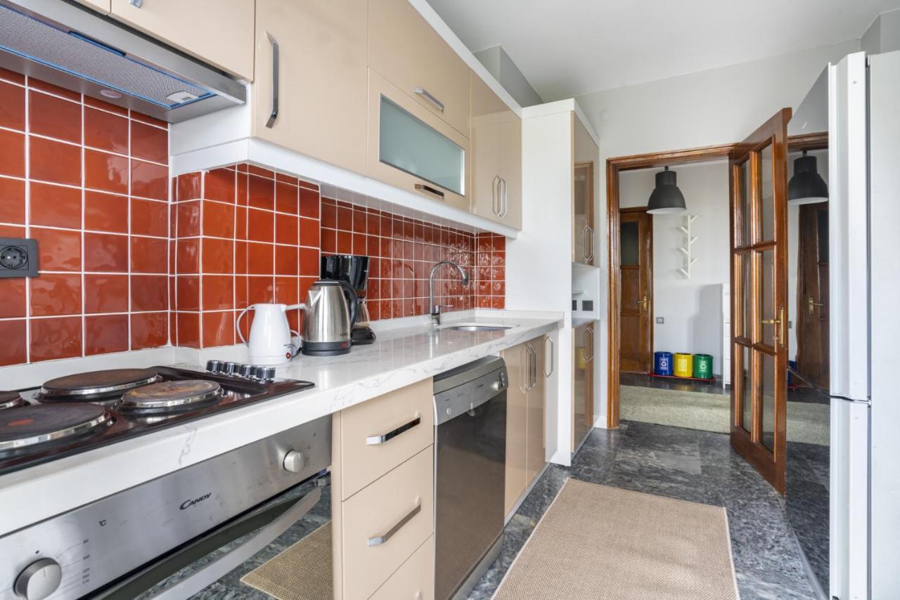 Spacious Flat Near Caddebostan Coast Apartment Истанбул Екстериор снимка